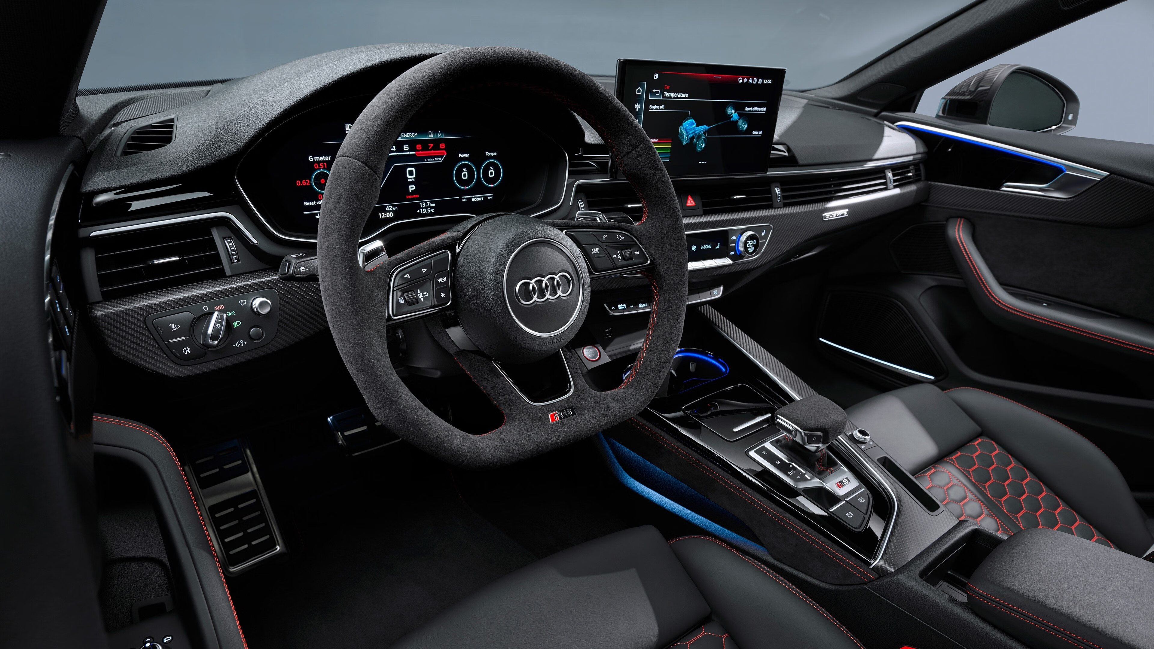 校园足球活动蓬勃发展激发兴趣，校园足球开展的优势和存在问题