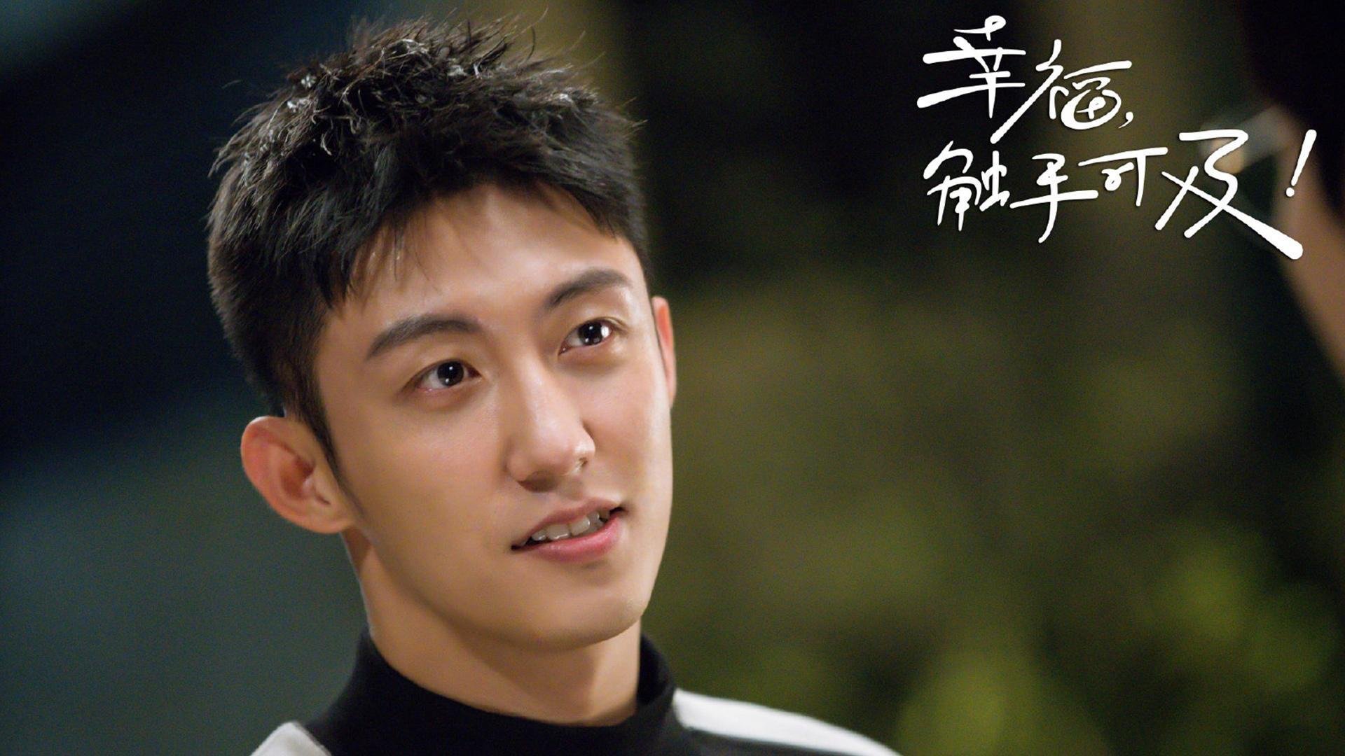 都灵运用背身点结合持续渗透防线